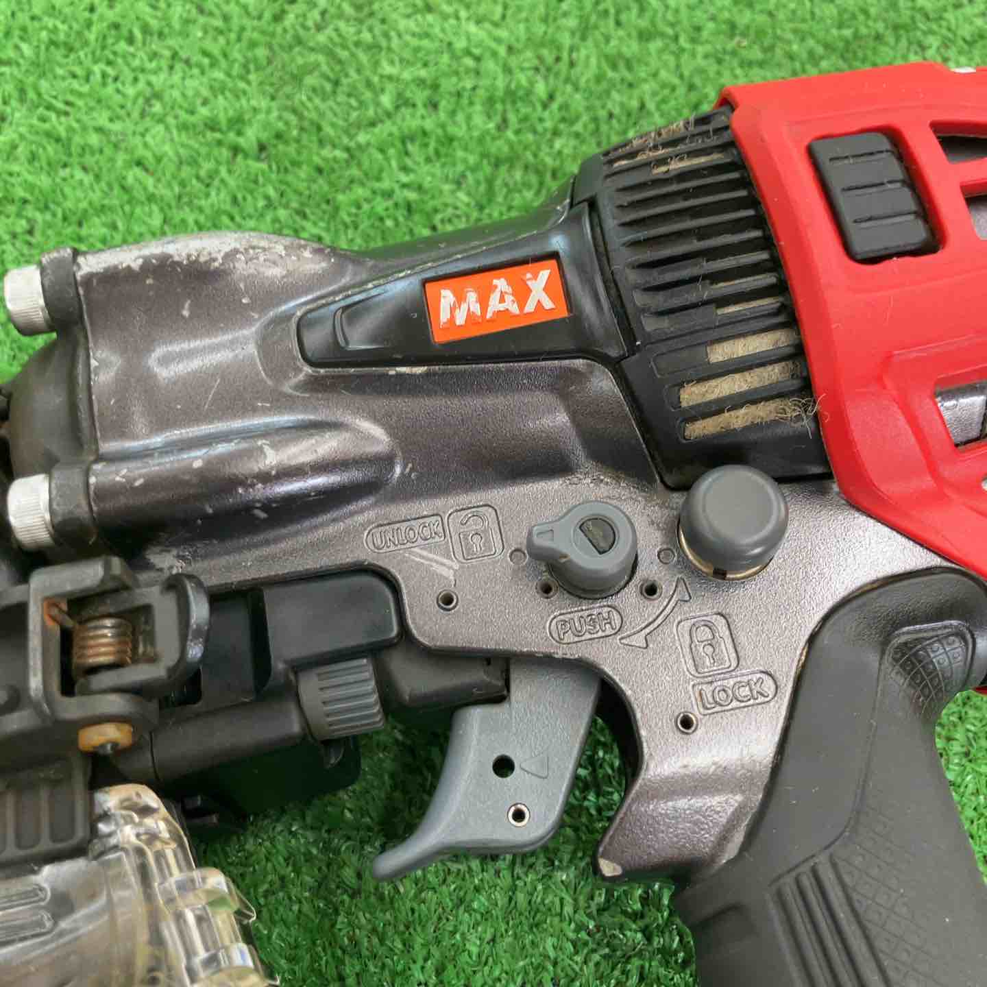 中古品】 マックス/MAX 高圧エア釘打ち機・HN-65FW1 【桶川店
