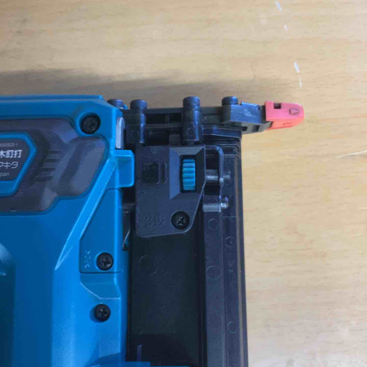 ★マキタ(makita) コードレスフィニッシュネイラ FN350DZK【越谷店】