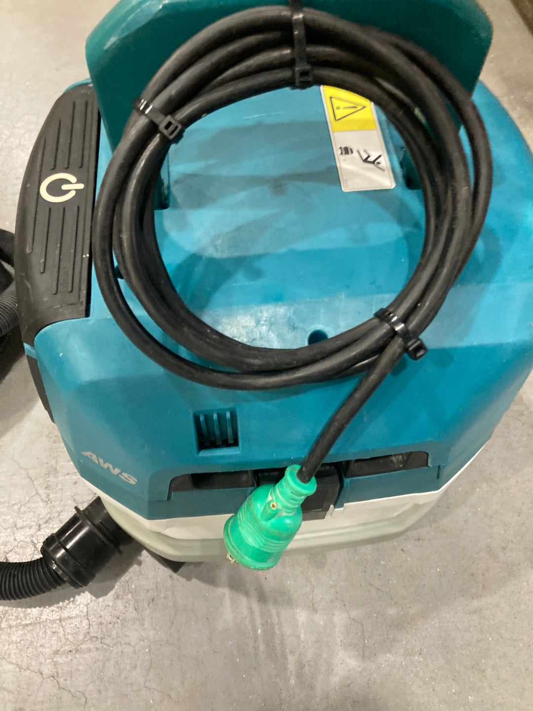 ★マキタ(makita) 集じん機 乾式 VC0840　連動コンセント付　粉じん専用　集じん容量 8L　【川口店】