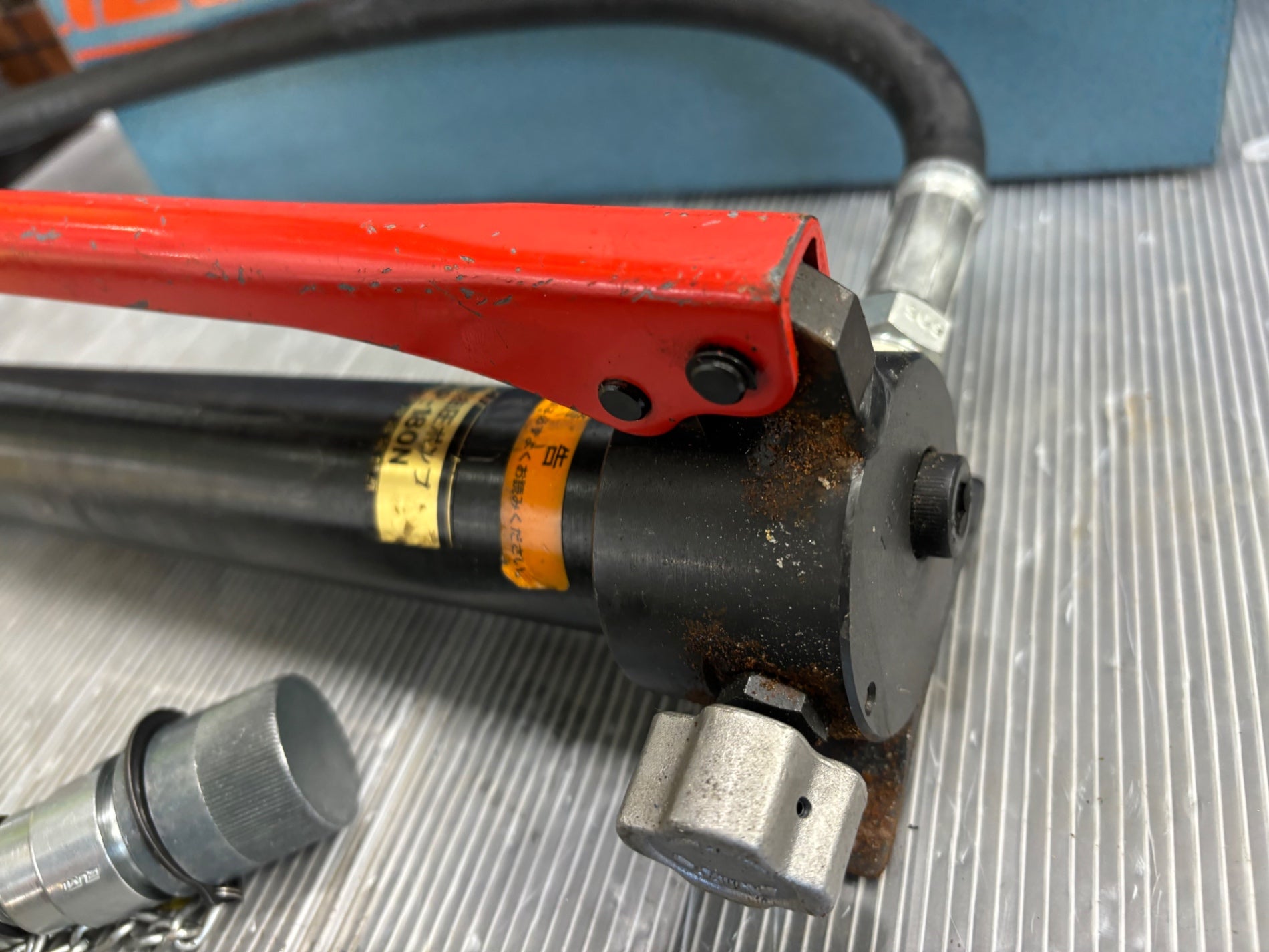〇泉精器(IZUMI) 分離型油圧式パンチャ SH-10-1(ポンプHP-180N付