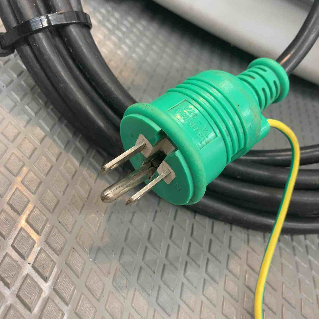 【中古品】マキタ(makita) 15L集じん機(乾湿両用) VC1520【所沢店】