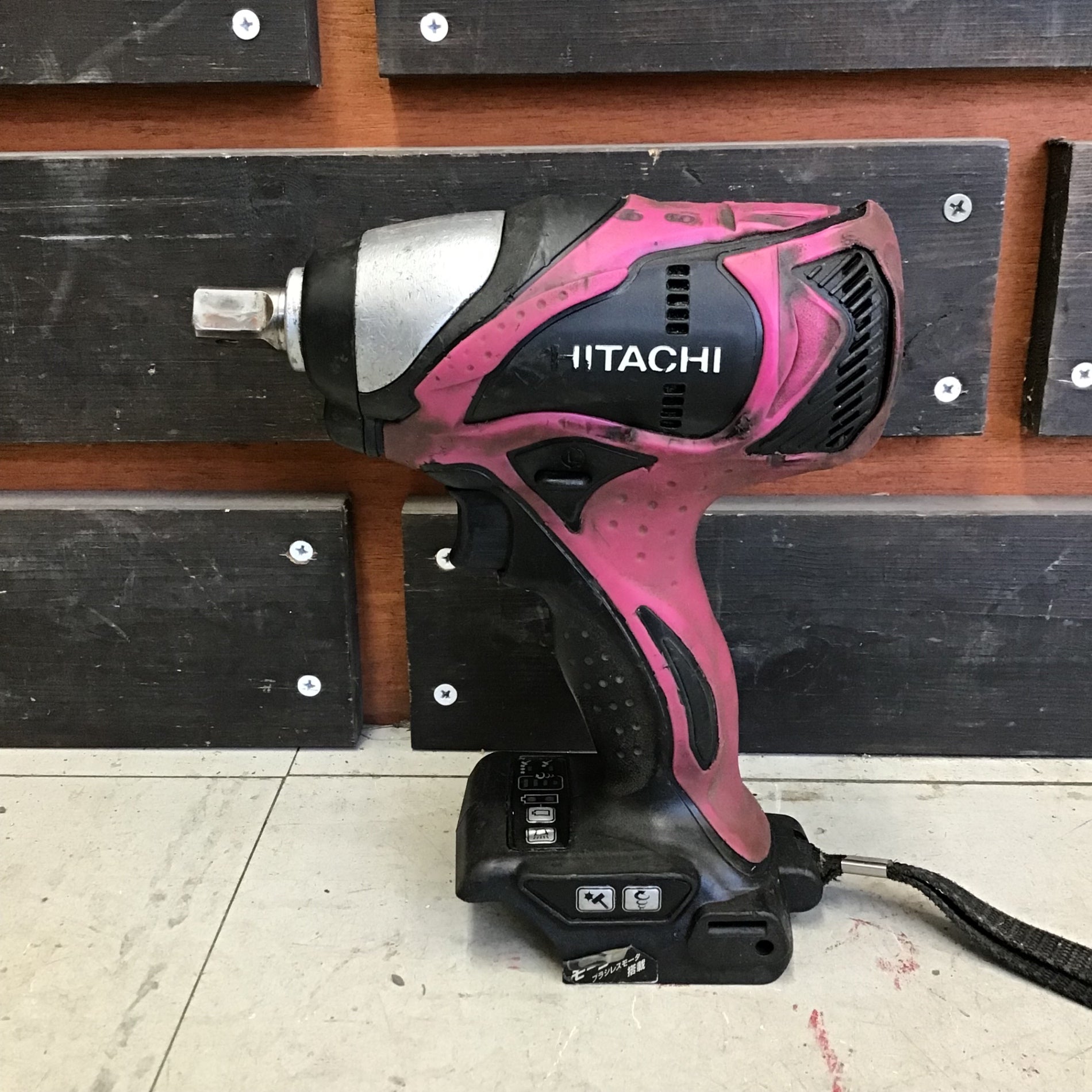 【中古品】 ハイコーキ/HIKOKI ※旧:日立工機 コードレスインパクトレンチ WR18DBDL(NN) 【鴻巣店】 中古品】 ハイコーキ/HIKOKI ※旧:日立工機 コードレスインパクトレンチ
