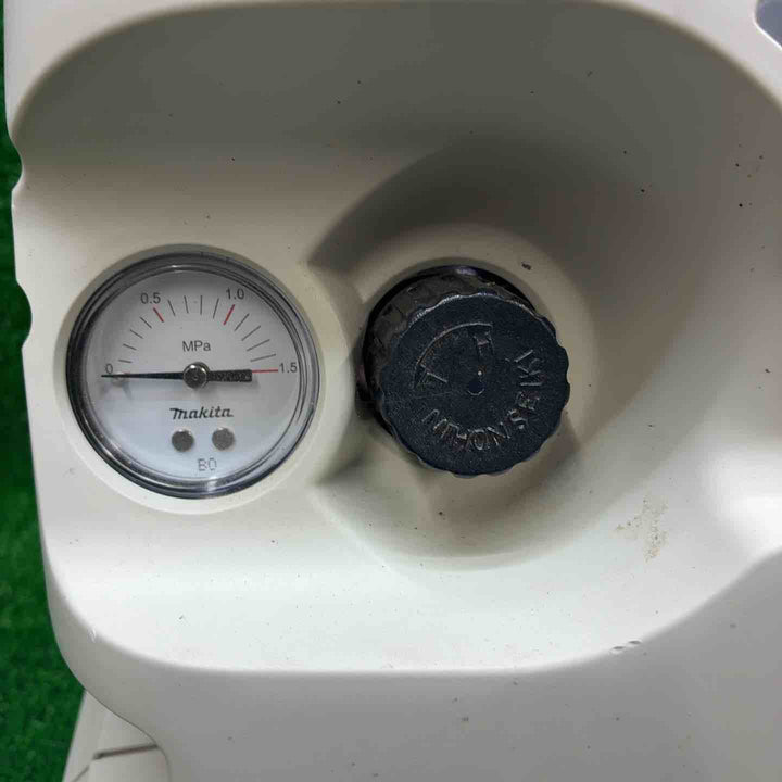 ★マキタ(makita) エアコンプレッサー AC700【藤沢店】