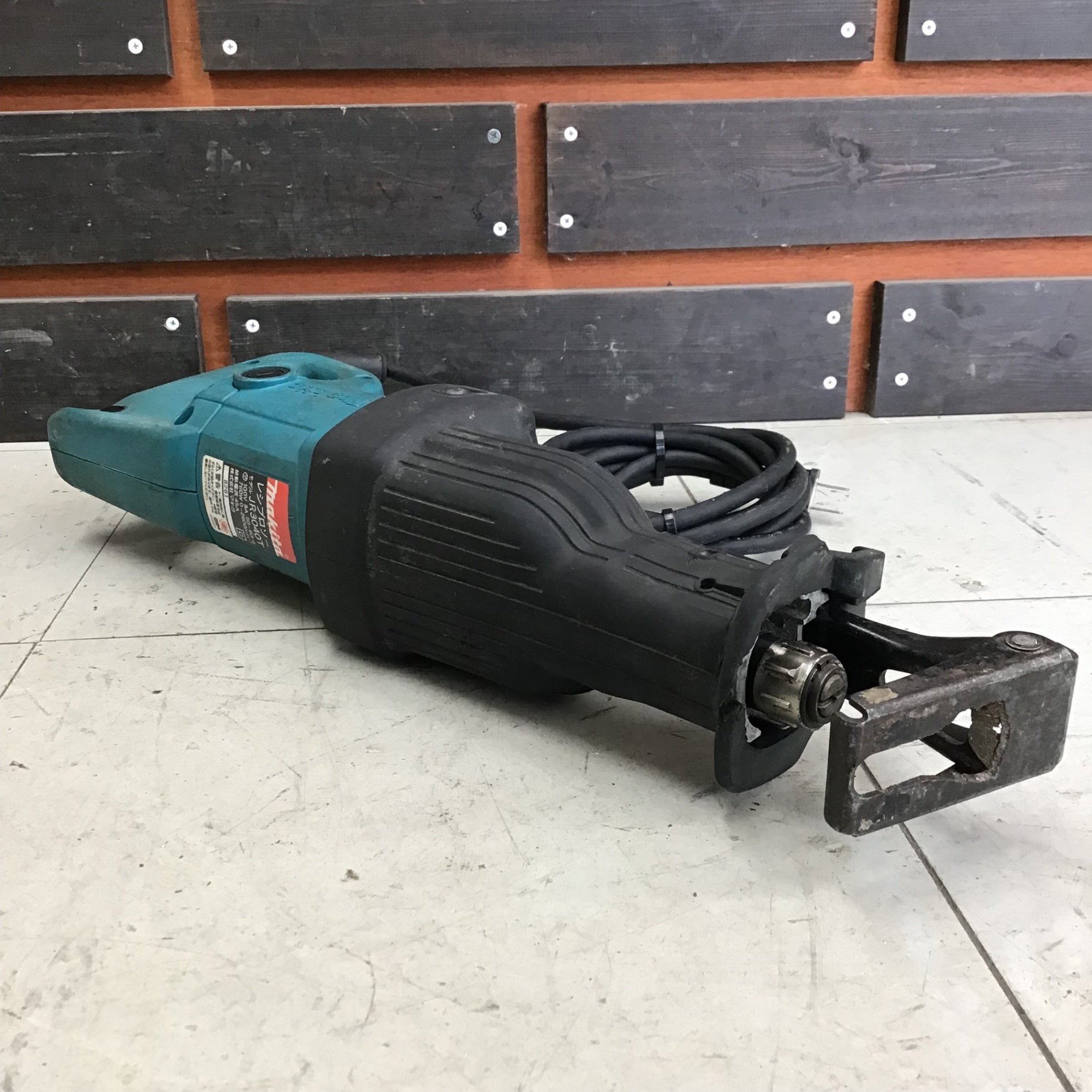 現状品】マキタ/makita セーバソー(レシプロソー) JR3040T 【鴻巣店】 – アクトツールオンラインショップ