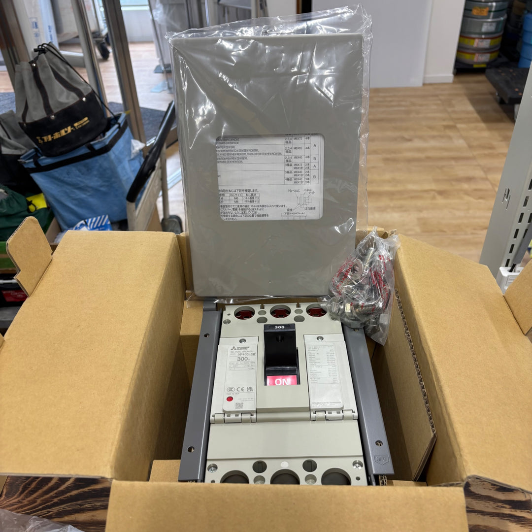 【未使用品】三菱電機 ノーヒューズブレーカー NF400-SW 3P 300A【電材館越谷店】