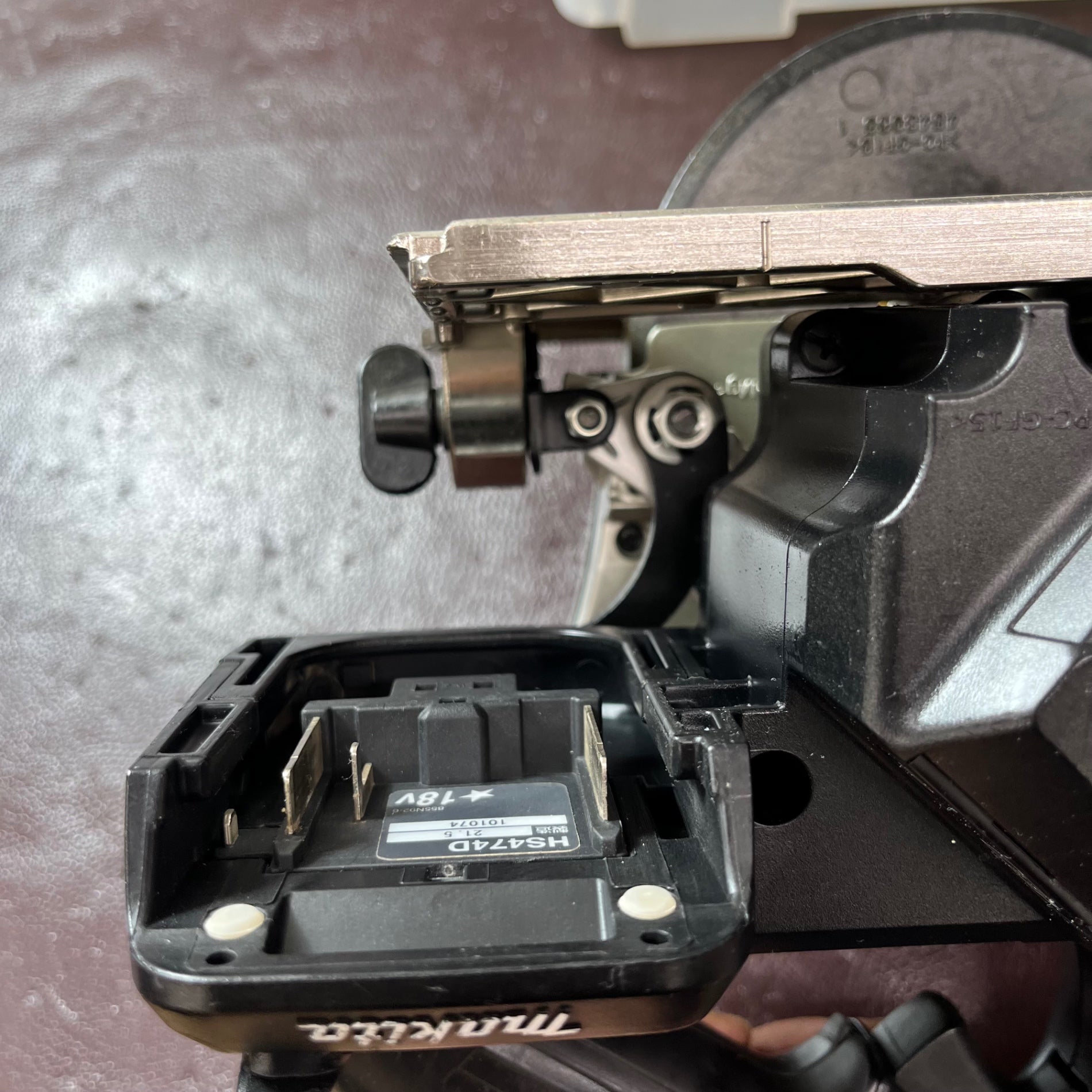 中古品】☆マキタ(makita) コードレス丸のこ HS474DRGXB【東大和店