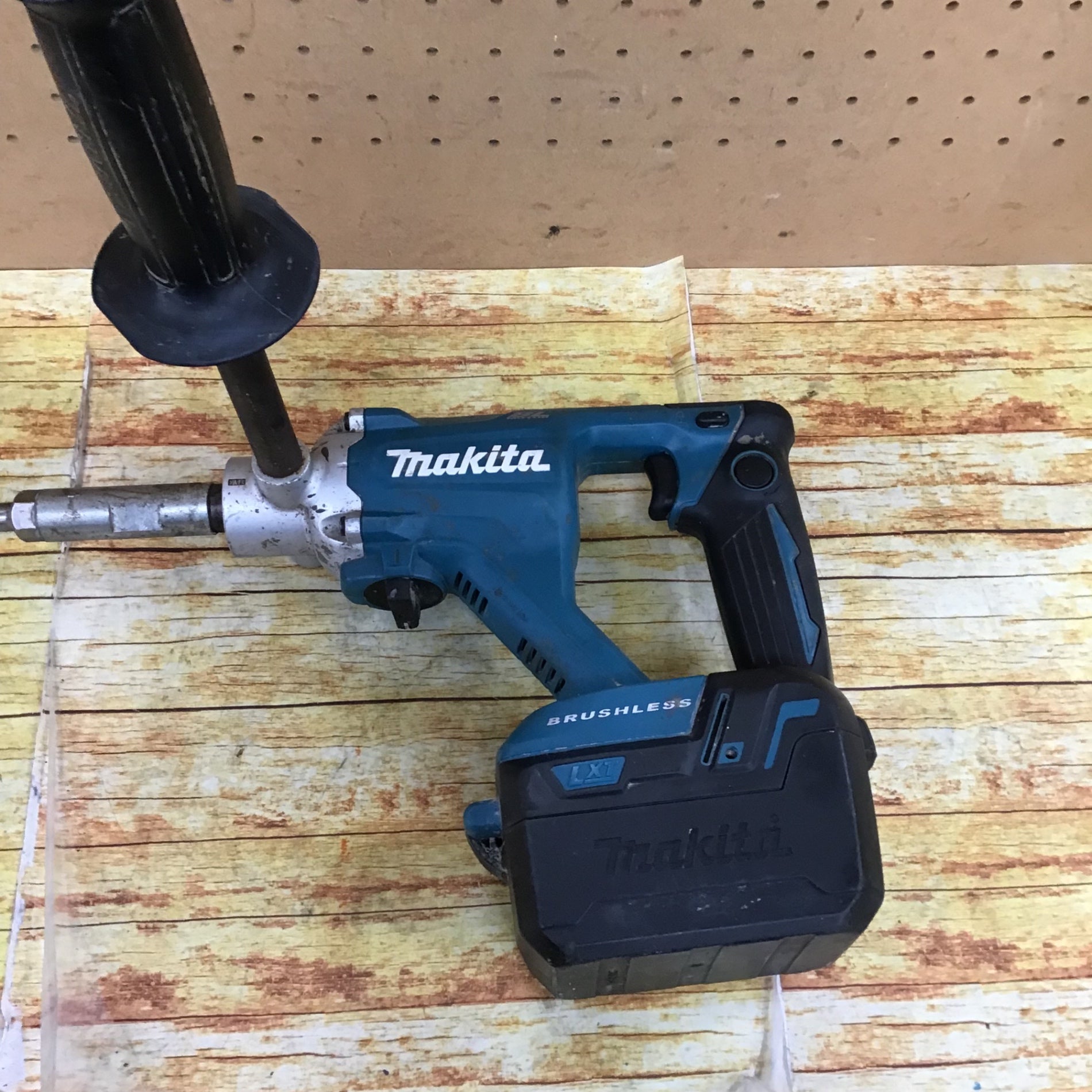 マキタ(makita) コードレスかくはん機 UT130DZ【川崎店】 – アクト