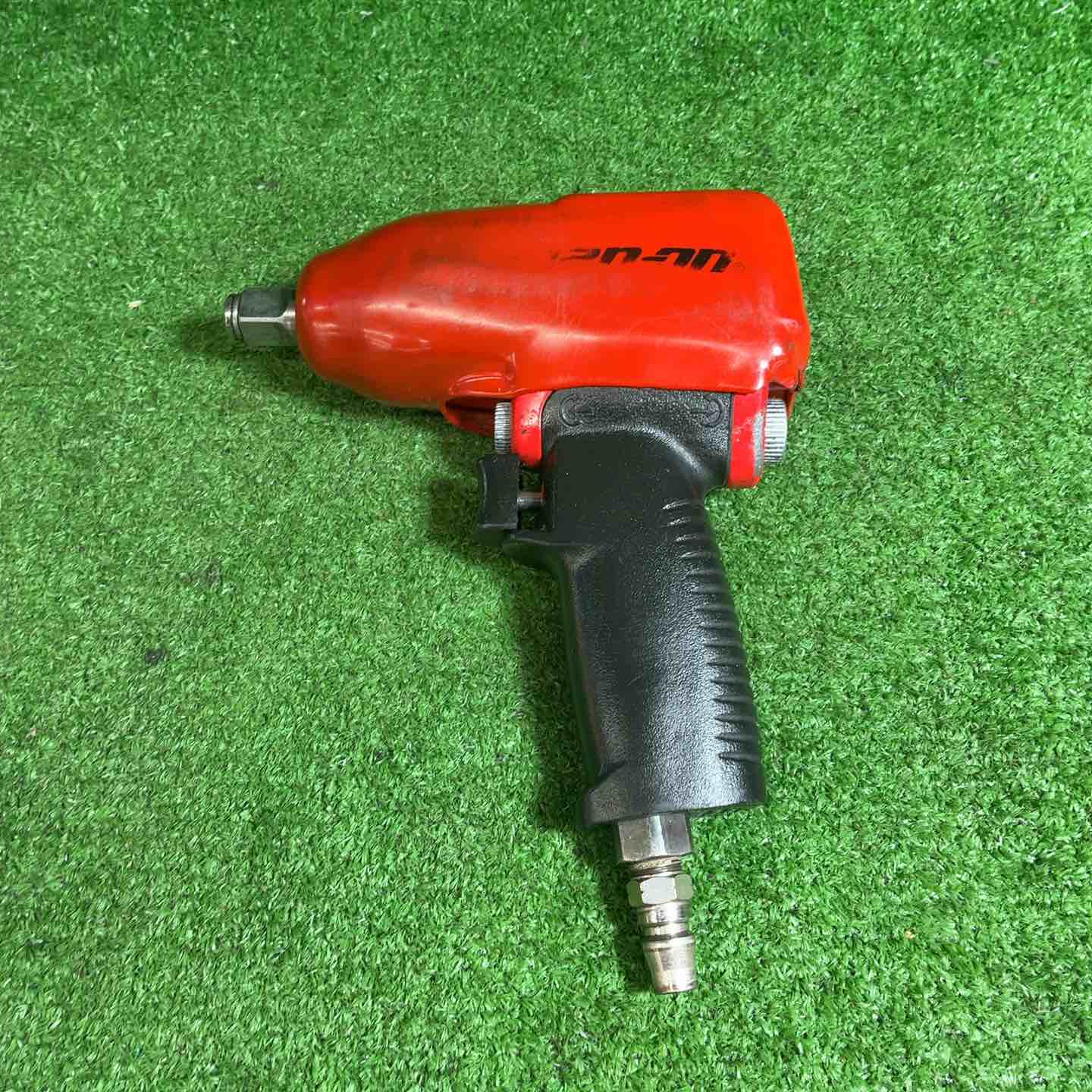 【中古品】 スナップオン (Snap-on) 1/2DR エアーインパクトレンチ MG325 【藤沢店】 中古品】 スナップオン (Snap-on) 1/2DR エアーインパクトレンチ MG325