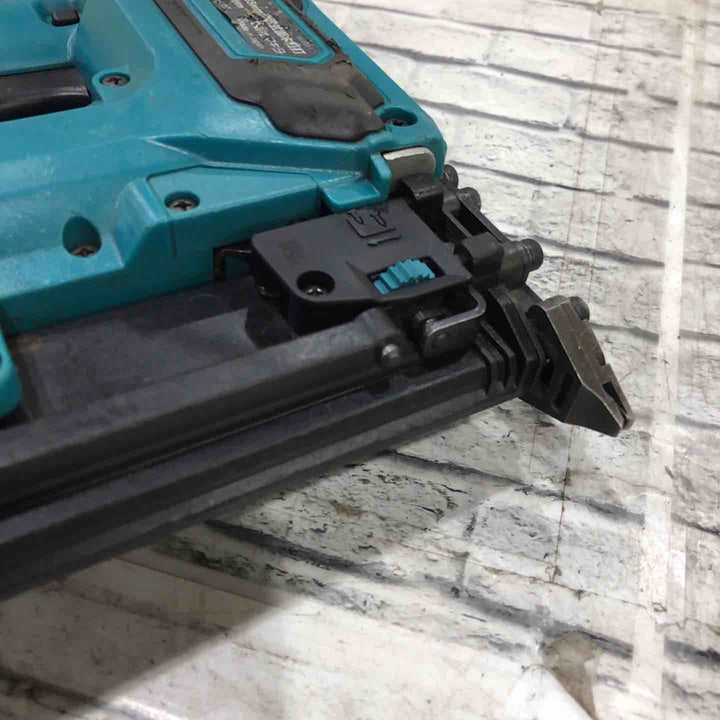 ★マキタ(makita) コードレスフィニッシュネイラ FN350DZK【川口店】