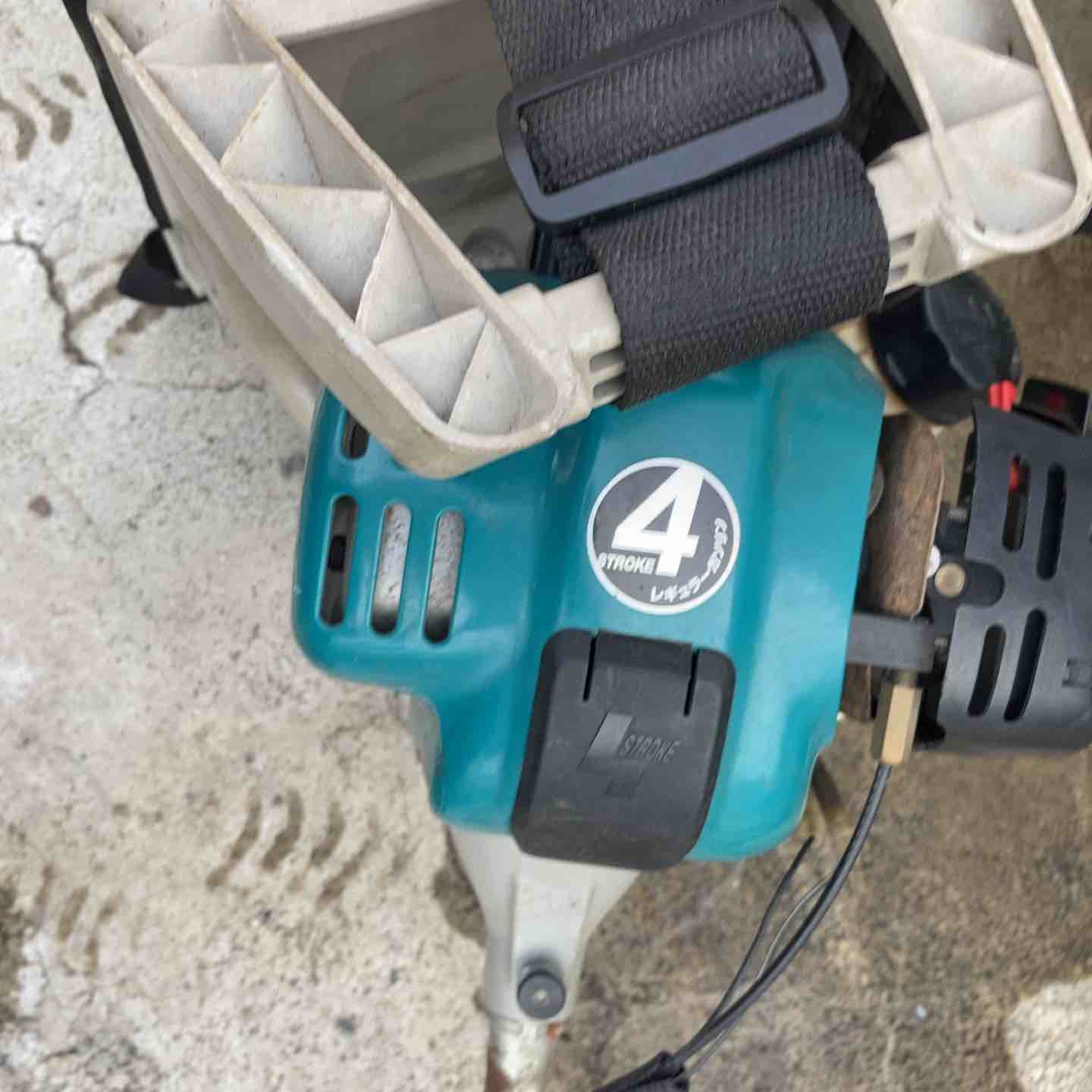 店頭受取り限定】◇マキタ(makita) 刈払機 4ストロークエンジンタイプ
