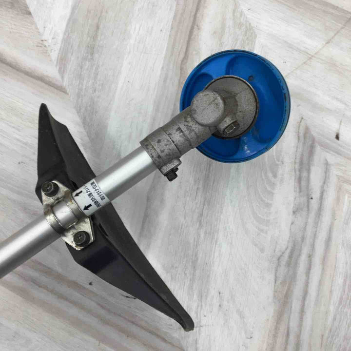 【店頭受取り限定】京セラ(Kyocera) 旧リョービ エンジン刈払機 EKM-2300 4170550 排気量20.6ml 両手ハンドル 畦草刈や家周りの草刈に 刈刃外径230mm 【越谷店】