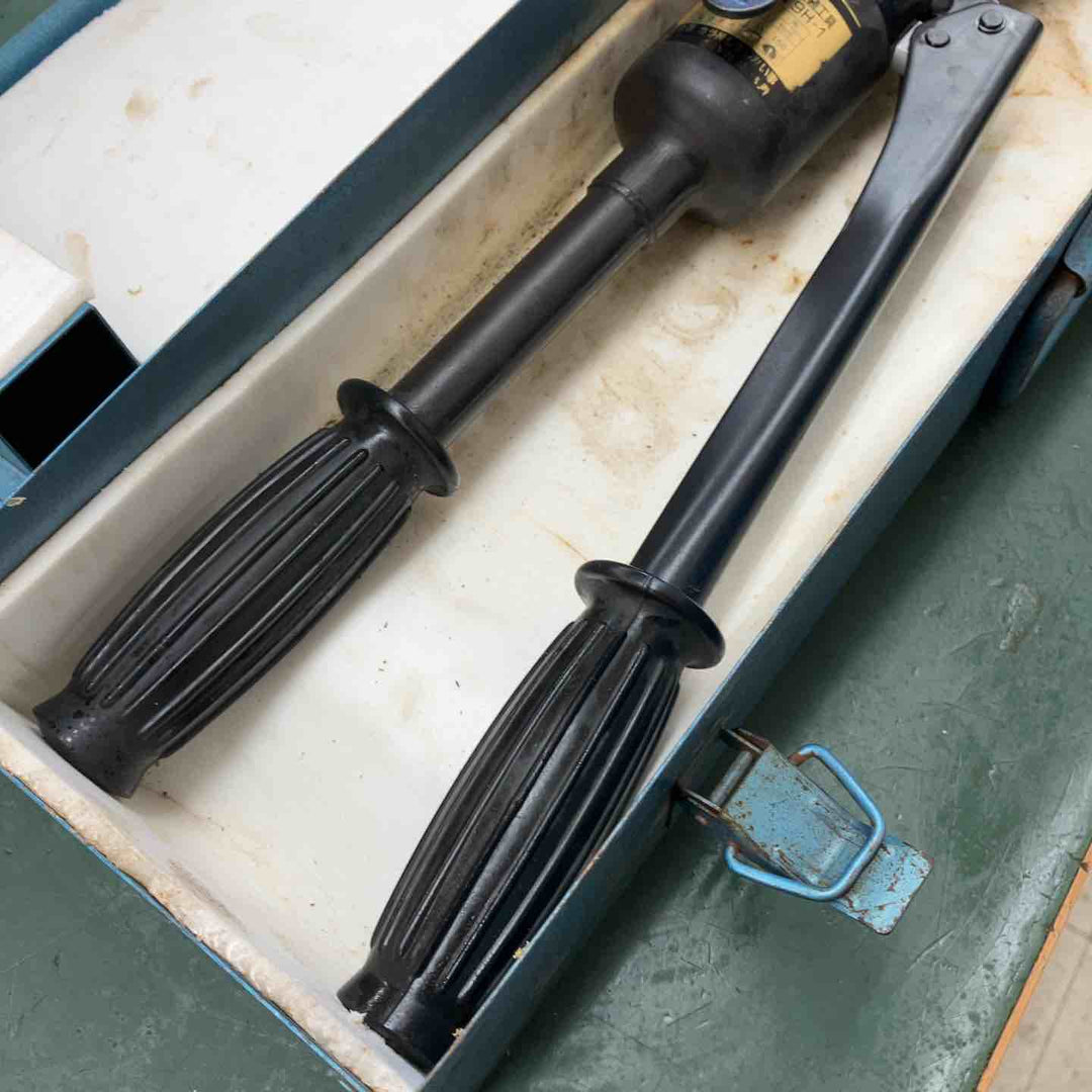 ◇泉精器(IZUMI)  手動油圧式圧着工具 9H-1【鴻巣店】