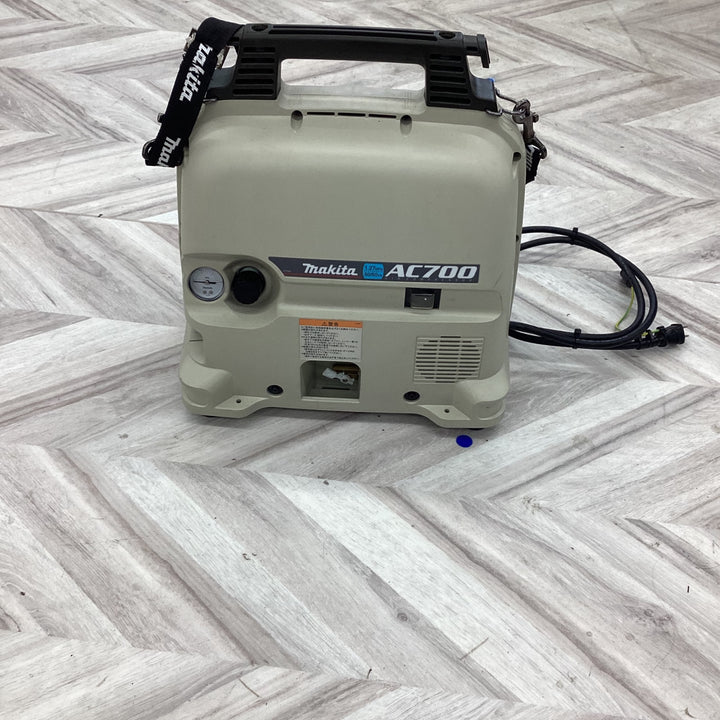 ★マキタ(makita) エアコンプレッサー AC700【越谷店】