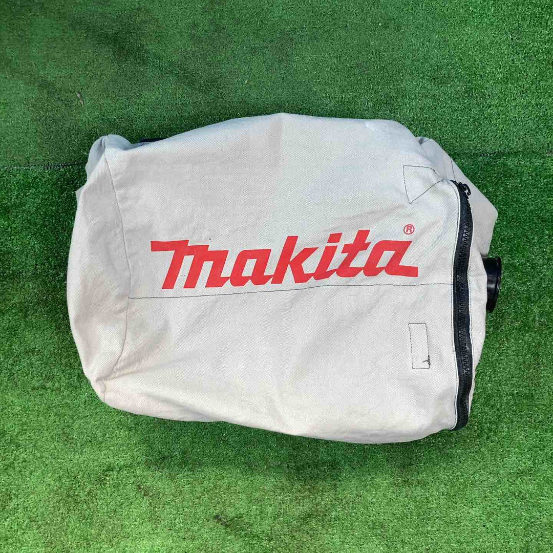 ★マキタ(makita) 小型集じん機 乾式 450(P) 代用ケース、延長ケーブル2本付き！【岩槻店】