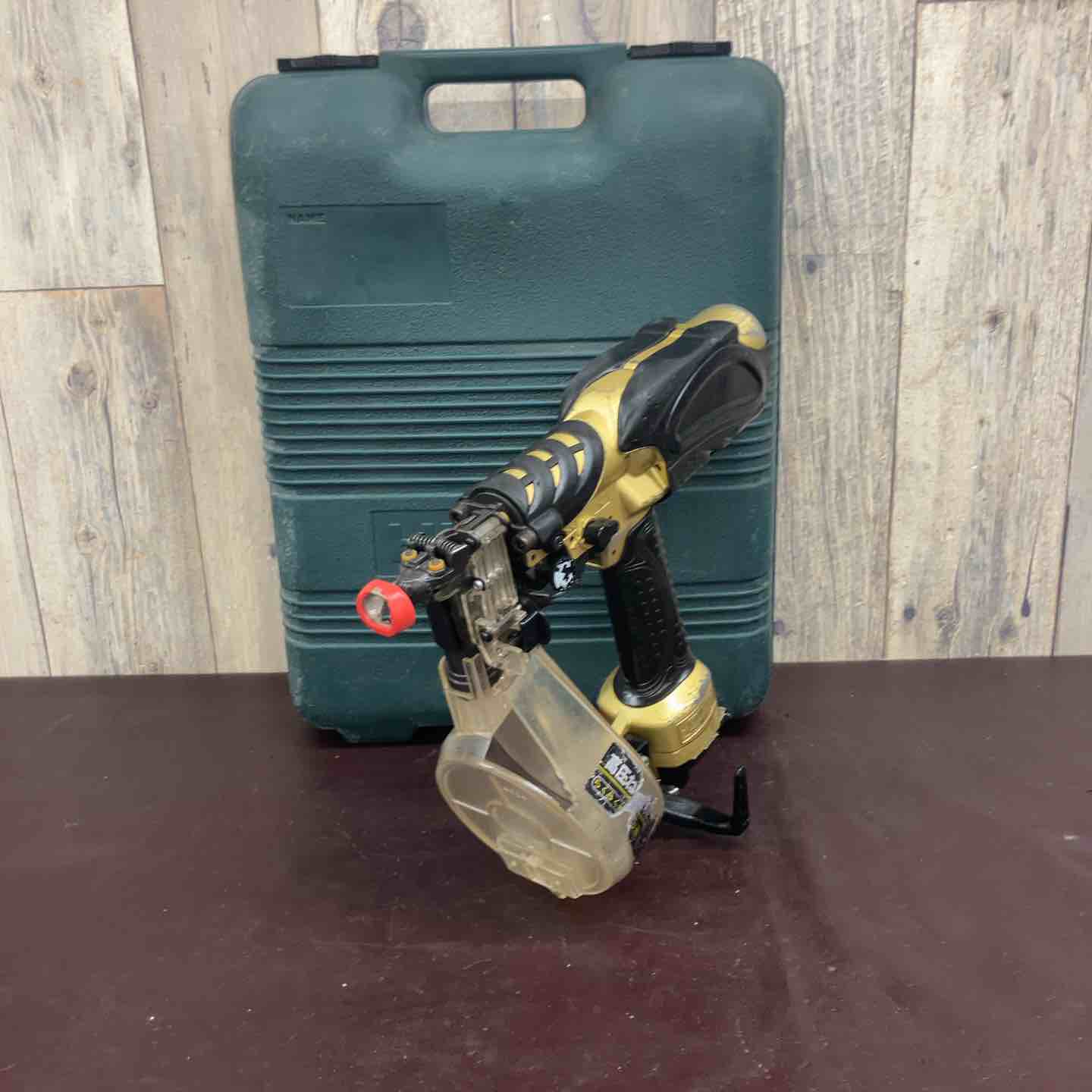 ○【中古品】日立工機 WF4H2 高圧ねじ打機 使用空気圧力:1.76 ○【中古品】日立工機 WF4H2 高圧ねじ打機 使用空気圧力:1.76