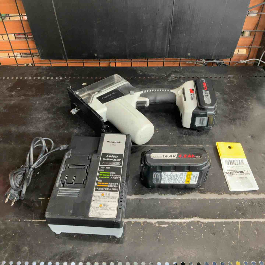 ◇パナソニック(Panasonic) コードレス角穴カッター EZ4543LS2S-B【草加店】