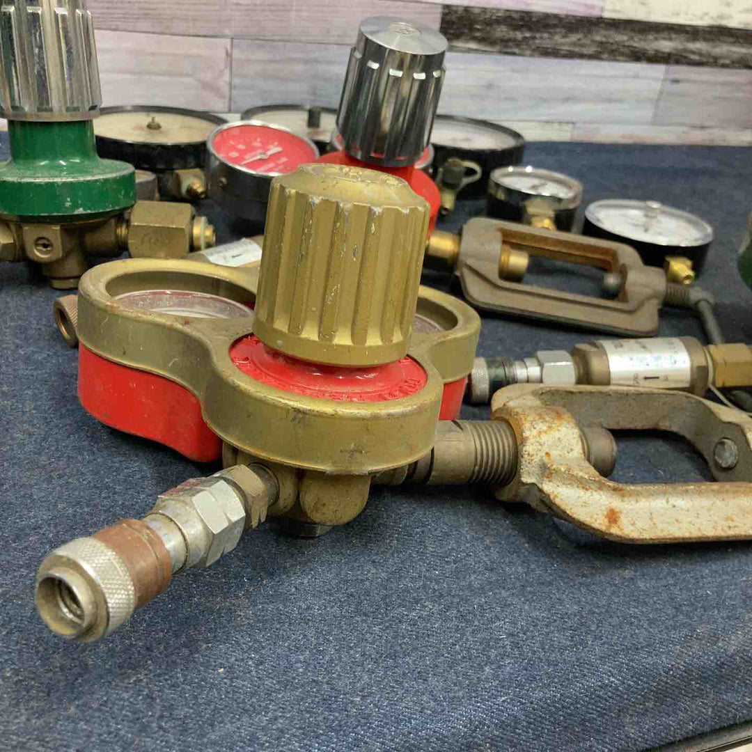 【現状品】中古小物まとめ売り プレッシャーゲージ レギュレーター 酸素調整器 アセチレン調整器 圧力計 小池酸素工業 等※動作未確認【八潮店】