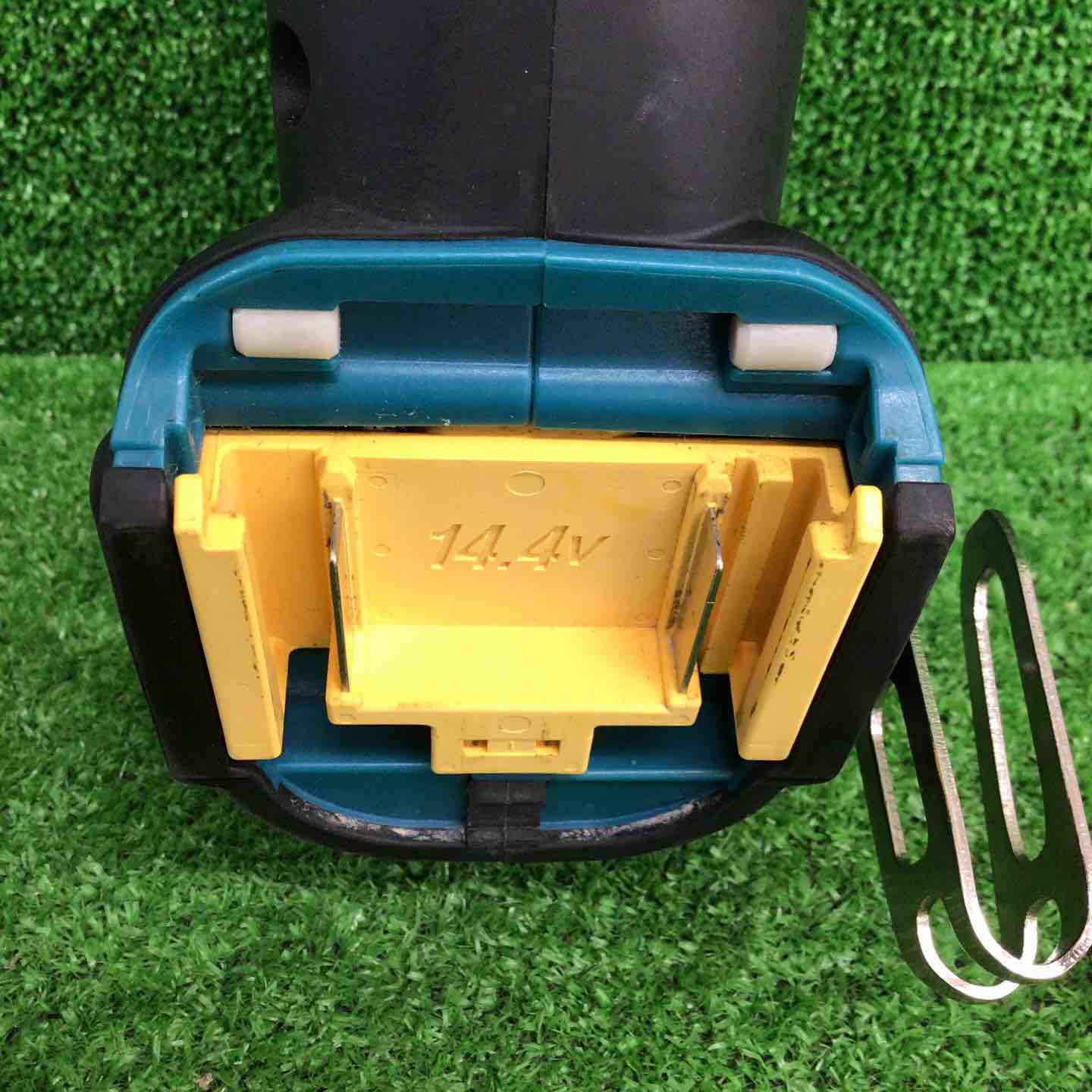 【中古品】 マキタ/makita コードレスタッカ ST420DZK 【鴻巣店】 中古品】 マキタ/makita コードレスタッカー ST420DZ 【鴻巣店