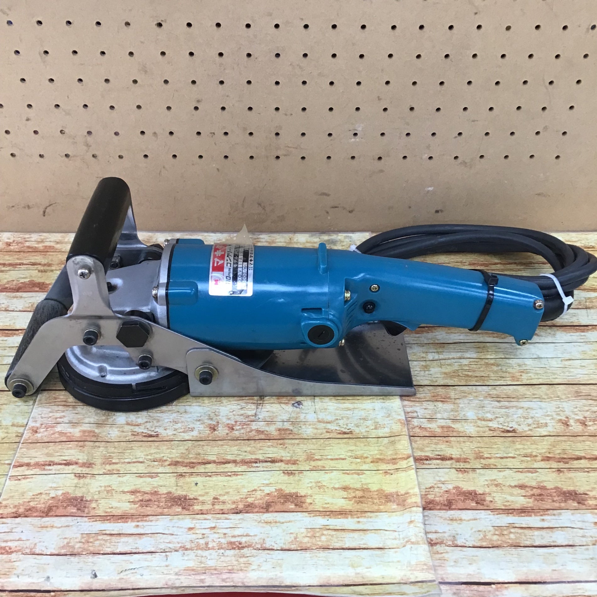 〇マキタ(makita) 110mmコンクリートカンナ PC1100【川崎店】