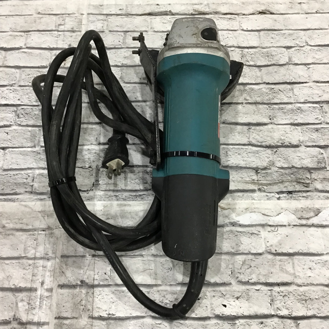 ○マキタ(makita) 100mmディスクグラインダ 9530B【川口店】