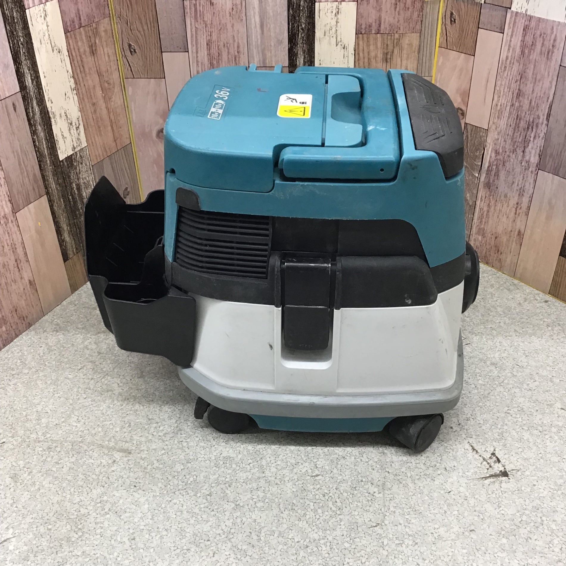 ☆マキタ(makita) コードレス集じん機 乾湿両用 VC862DZ【八潮店