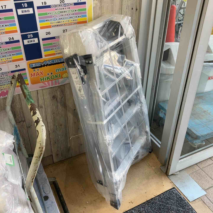【未使用(店頭展示品)】ピカ DXU-91210 手掛かり棒付四脚アジャスト式足場台【東大和店】