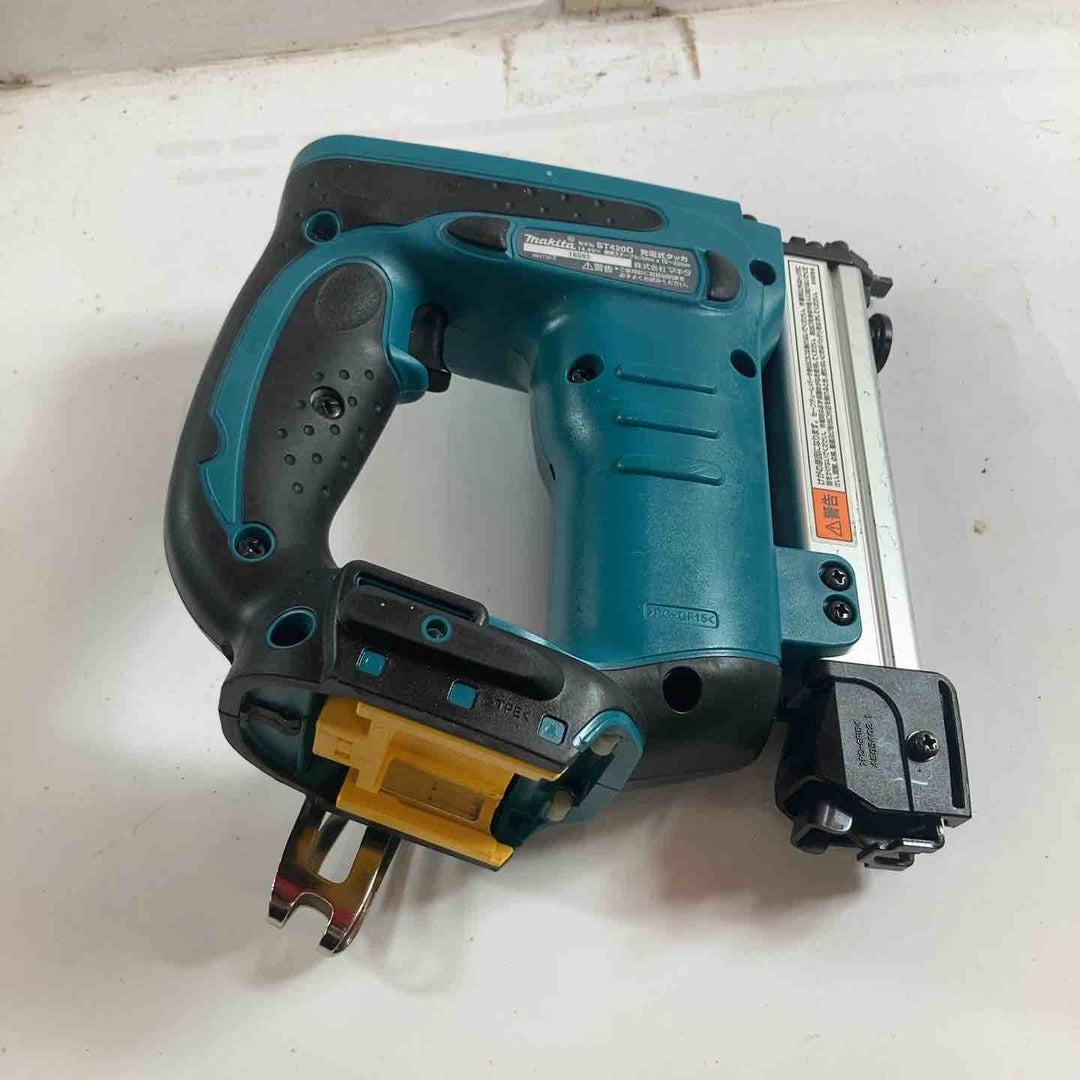 ☆マキタ(makita) 14.4V 4mm J線 コードレスタッカ ST420DRF【川崎店】