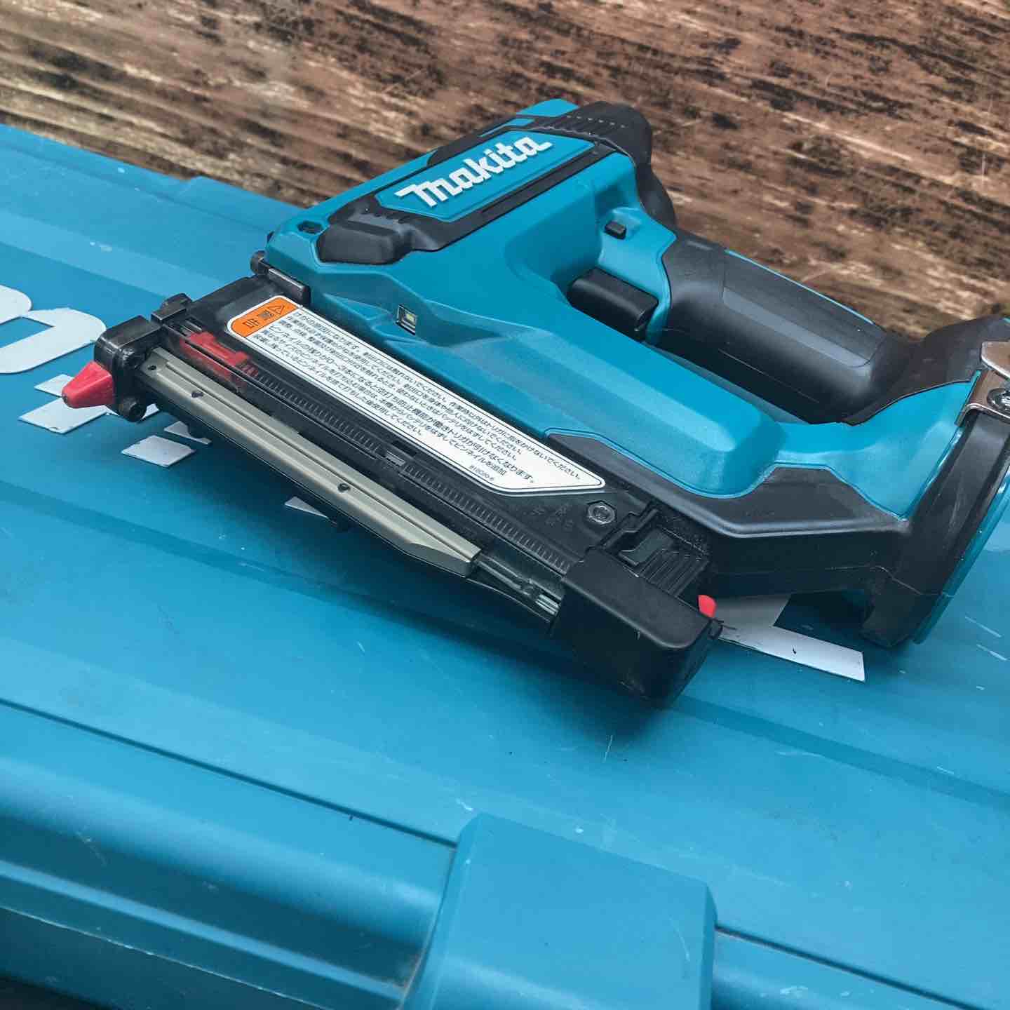 中古品】マキタ(makita) コードレスピンネイラ PT353DZK 動作確認済み