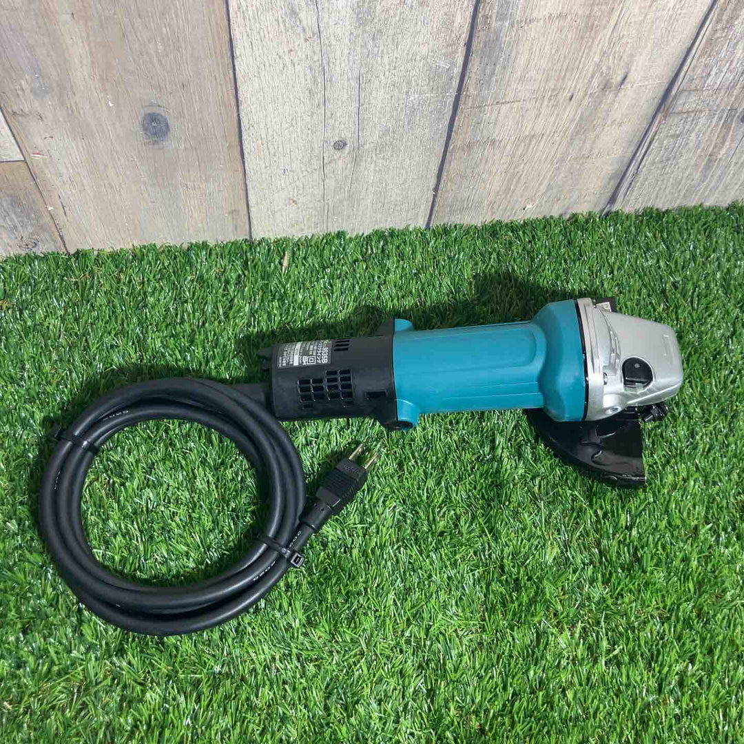 ☆マキタ(makita)125mm ディスクグラインダ 9535B サイドハンドル欠品【戸田店】