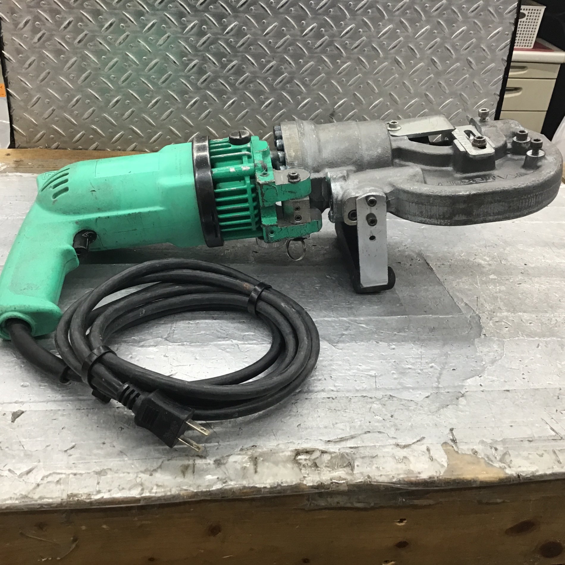 店頭受取り限定】〇亀倉 ポートパンチャー RF-A2【所沢店 店頭受取り限定】〇亀倉 ポートパンチャー RF-A2【所沢店
