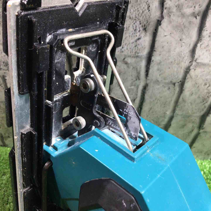 ★マキタ(makita) コードレスボードカッタ SD180DZ【川口店】