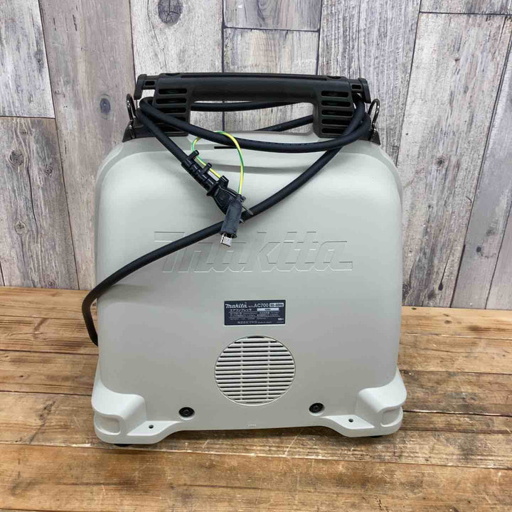 マキタ(makita) エアコンプレッサー AC700 【東大和店】