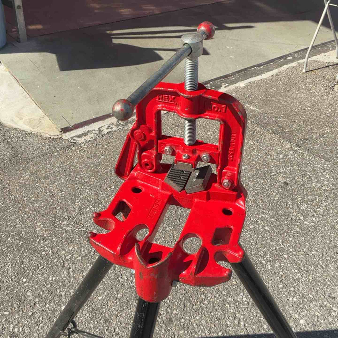 【店頭受取り限定】REX レッキス 脚付きパイプバイス No,1【草加店】