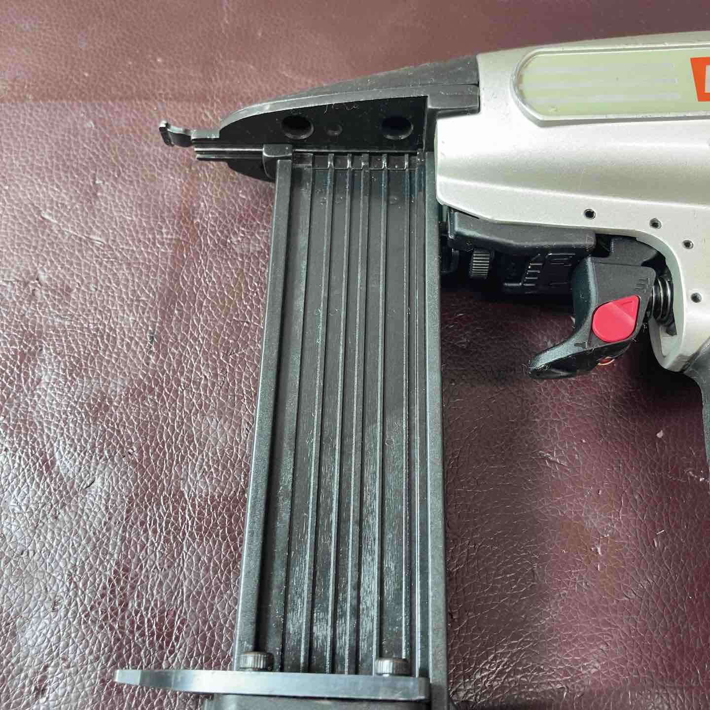 中古品】 マックス(MAX) 常圧フィニッシュネイラ TA-235FN3/LU 【東大