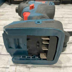 ◇ボッシュ(BOSCH) コードレスインパクトドライバー (6.0Ahバッテリー2個・充電器・キャリングケース付) GDR18V-200C6【草加店】