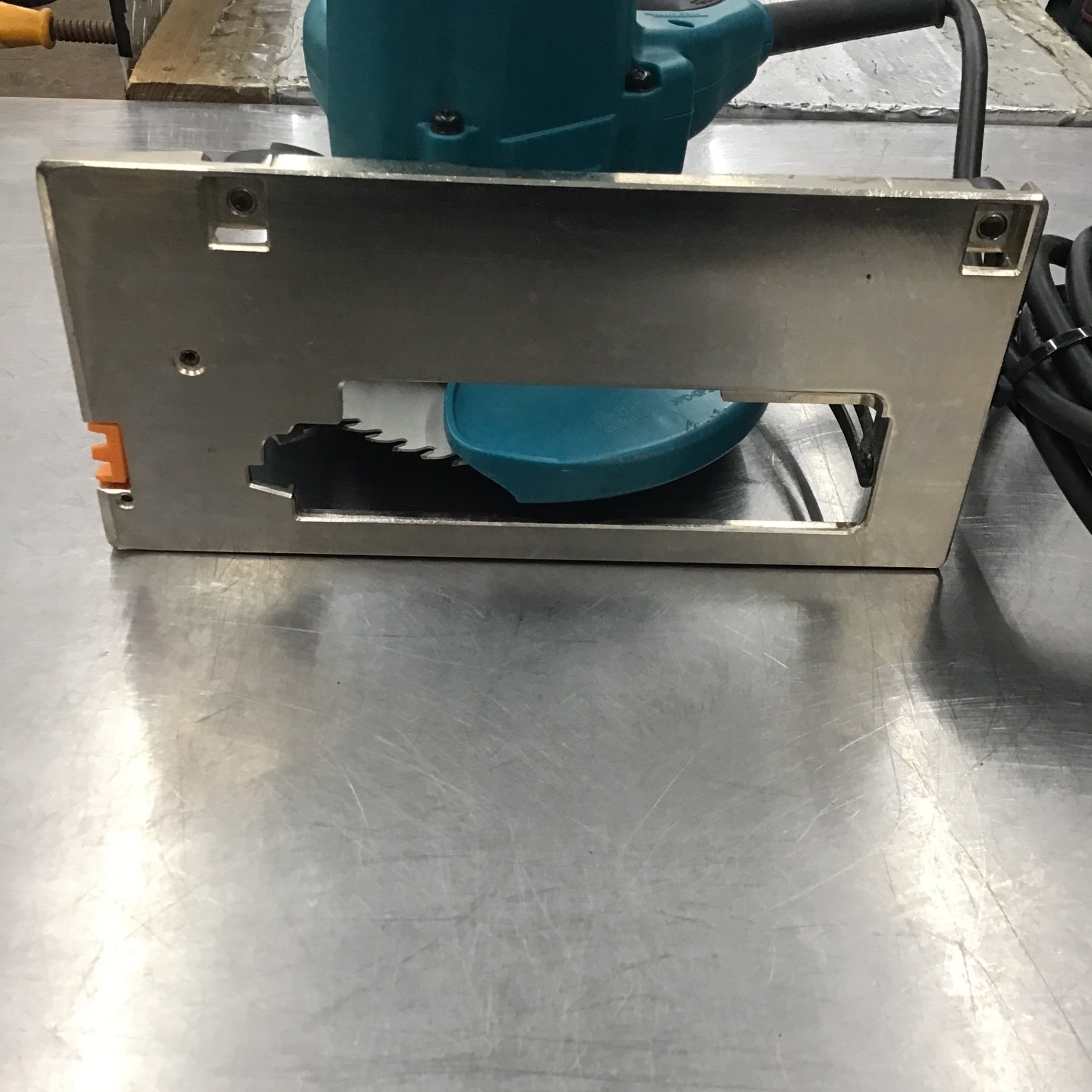 ☆マキタ(makita) 電気マルノコ 5637BA【所沢店】 – アクトツール