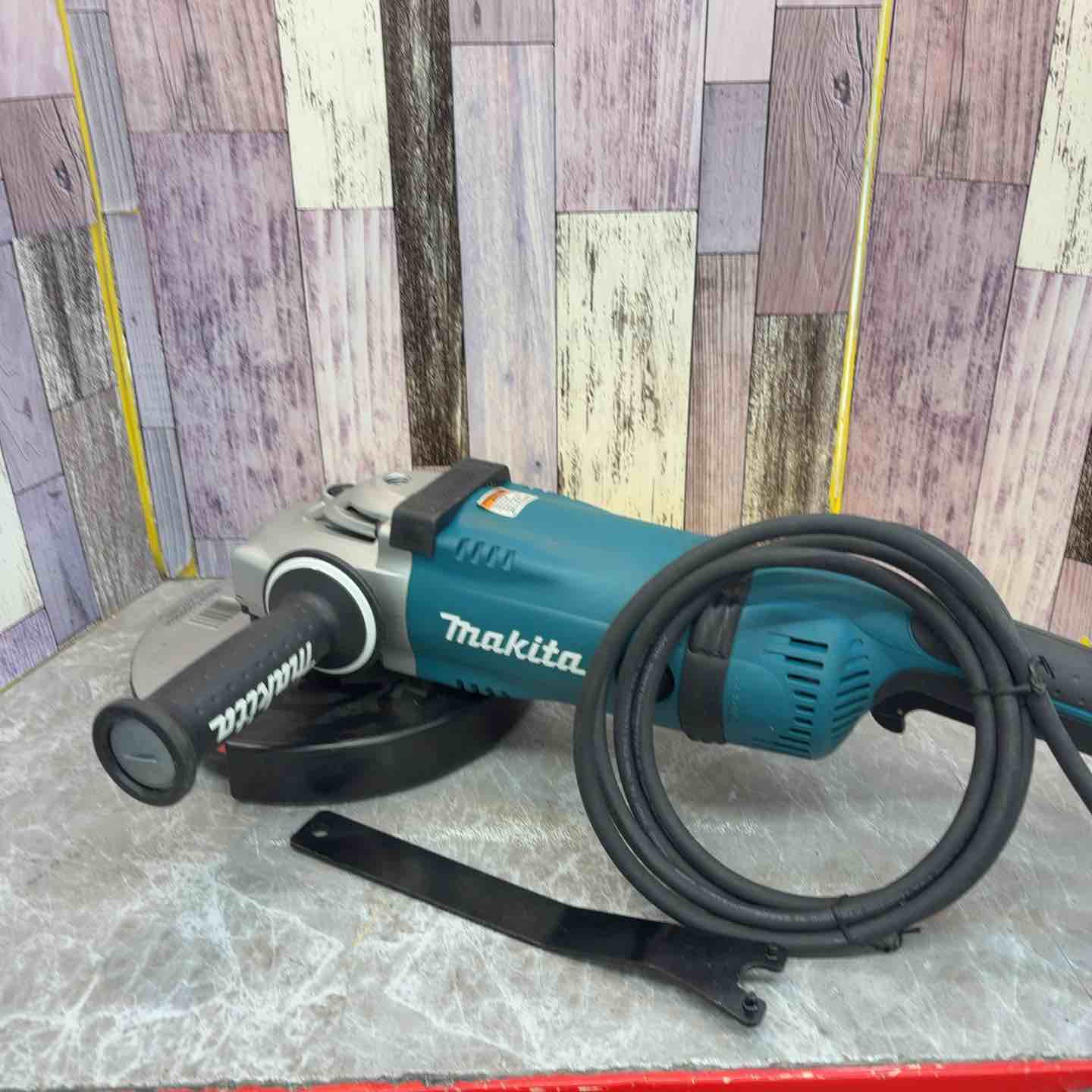 ◇ Makita アングルグラインダー GA9040S 120V  [並行輸入品]【八潮店】 ◇ Makita アングルグラインダー GA9040S 120V [並行輸入品] 保証なし