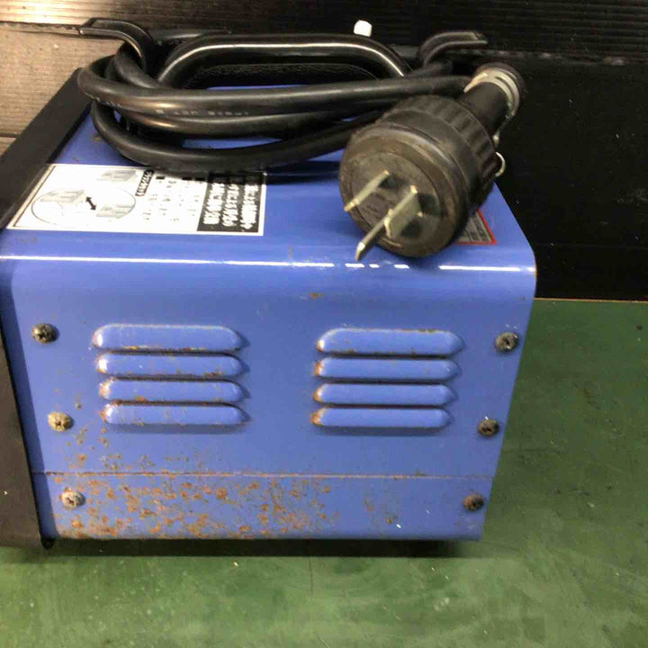 ◇日動工業 降圧専用トランス 200V→100V 単巻トランス 連続定格 安全ブレーカ付 30A NTB-300D-CC-100V【戸田店】