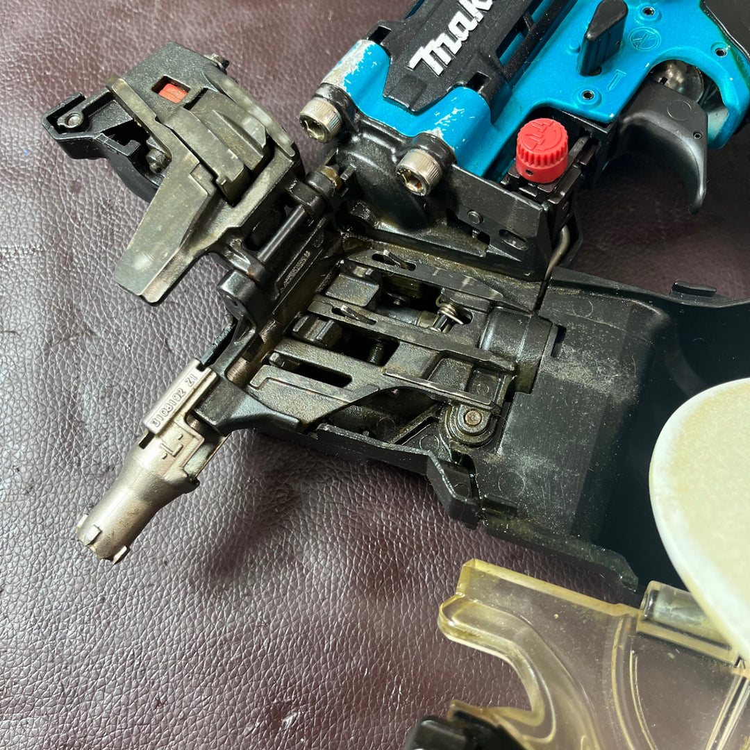 【中古品】 マキタ(makita) 高圧エア釘打ち機 AN534HM 【東大和店】