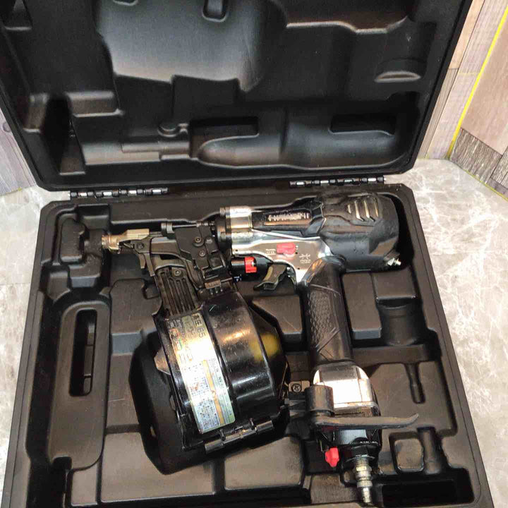 【中古品】HITACHI ロール釘打ち機 NV65HR(SGK)銀鏡【八潮店】