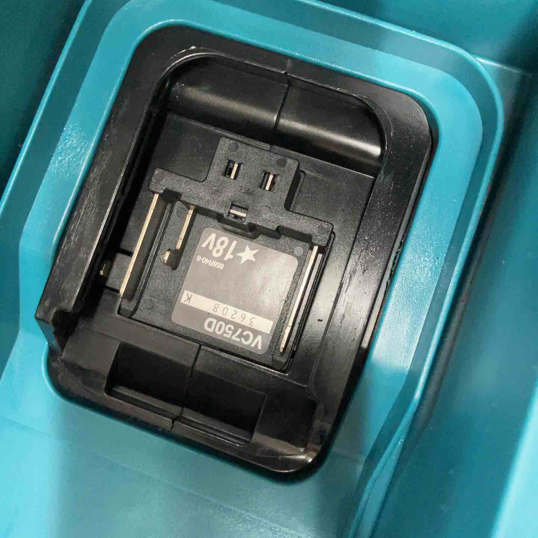 ★マキタ(makita) コードレス集じん機 乾湿両用 VC750DZ【川崎店】