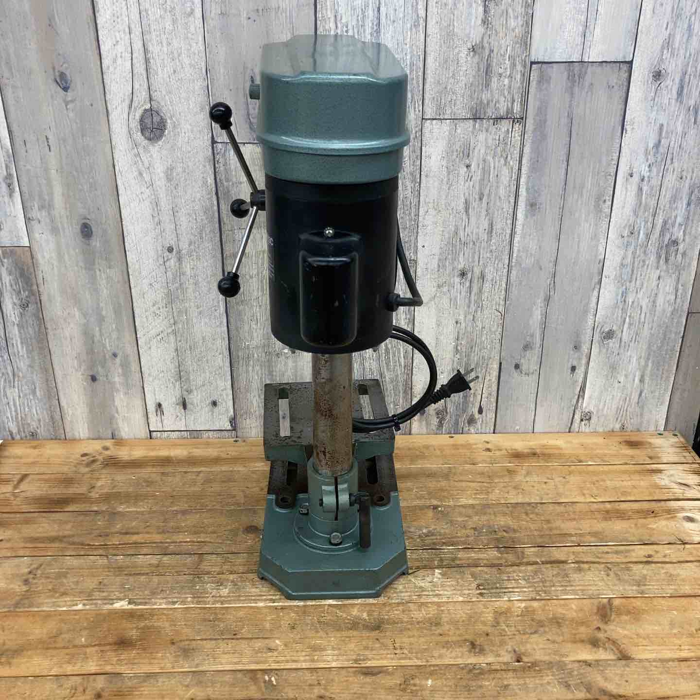 【モノマニア四日市】【引取限定】 新興製作所 SINKO 卓上ボール盤 SDP-13C 中古品】 新興製作所(SINKO) 卓上ボール盤 SDP-13C ドリル 穴あけ