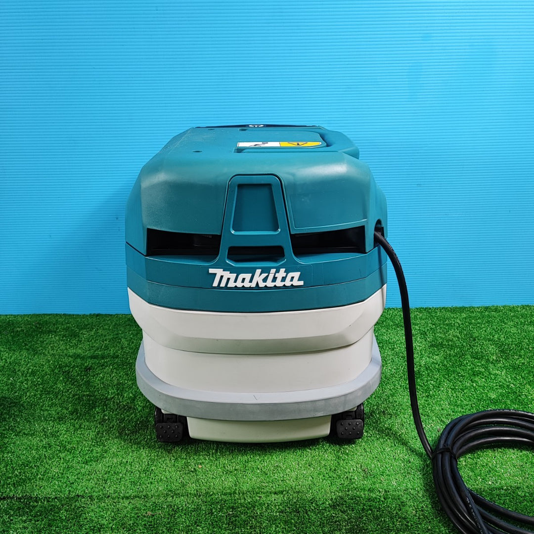 【店頭受取り限定】★マキタ(makita) 集じん機 乾式 VC0830【岩槻店】