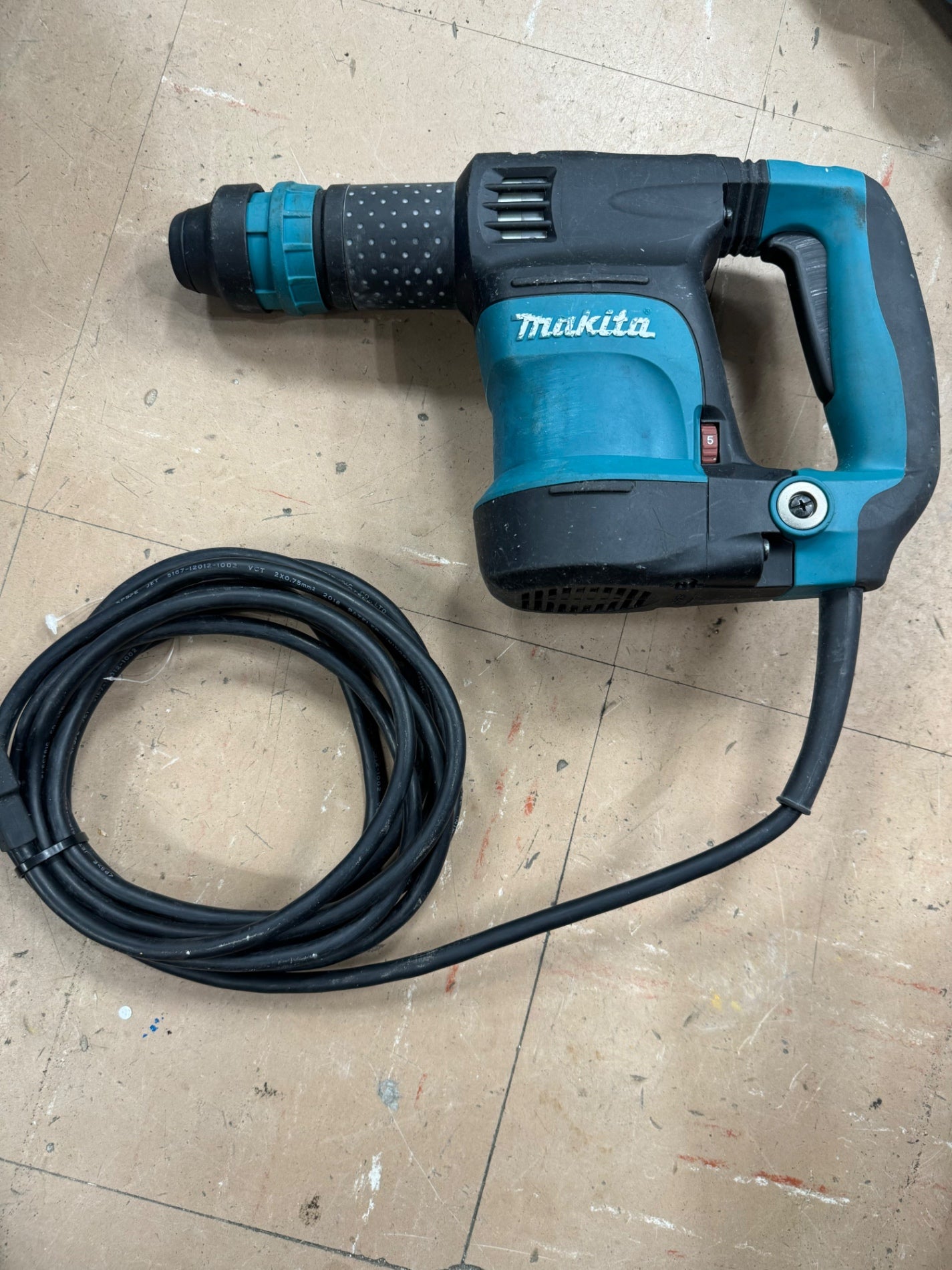 大黒屋】中古!!☆makita マキタ HK1820 電動ケレン 動作確認済☆ 2025