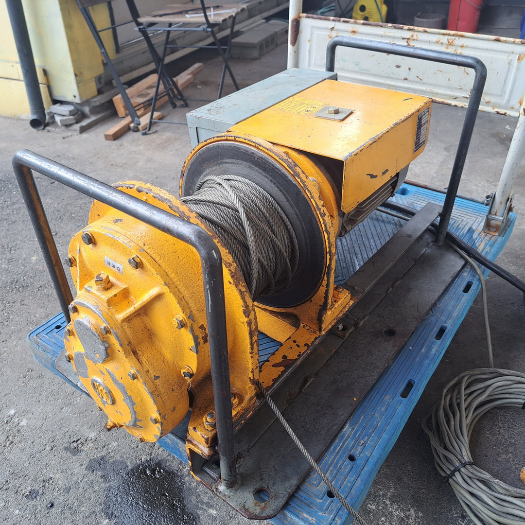 【店頭受取り限定】トーヨーコーケン 三相200V 定置型ウィンチ マイティプラー MA-2 吊荷重250㎏【桶川店】