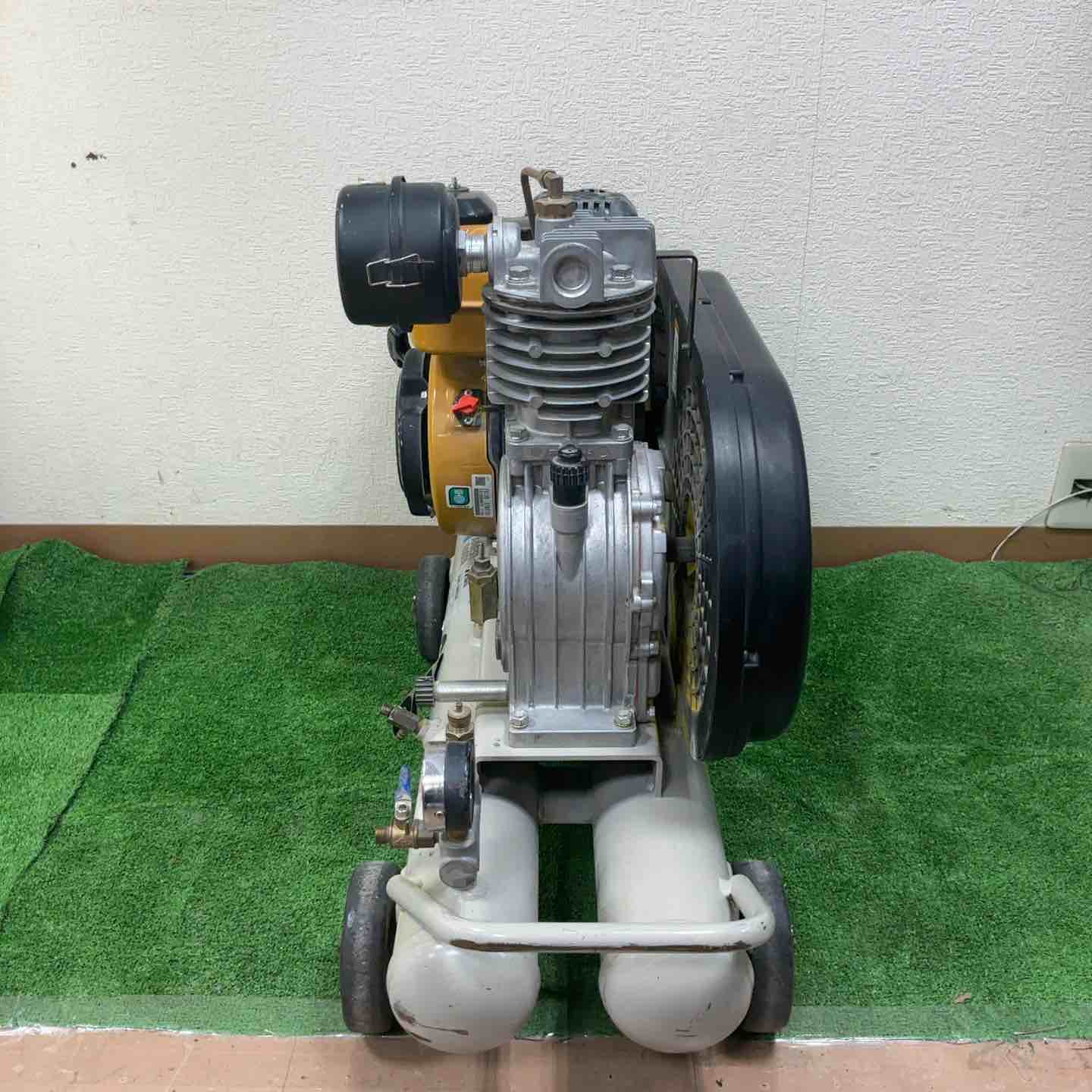 【中古】【動作OK】【店頭引取限定】ANEST IWATA アネストイワタ エンジン式コンプレッサー PLUE15B-10 36,300円（税込） 店頭受取り限定】◇アネスト岩田(iwata) エンジンコンプレッサー COMG