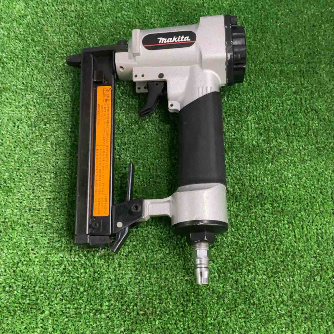 ★マキタ(makita) 常圧エアタッカ AT425BZK【草加店】