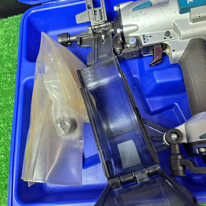 ☆マキタ(makita) 常圧サイディング エア釘打ち機 AN552【岩槻店】