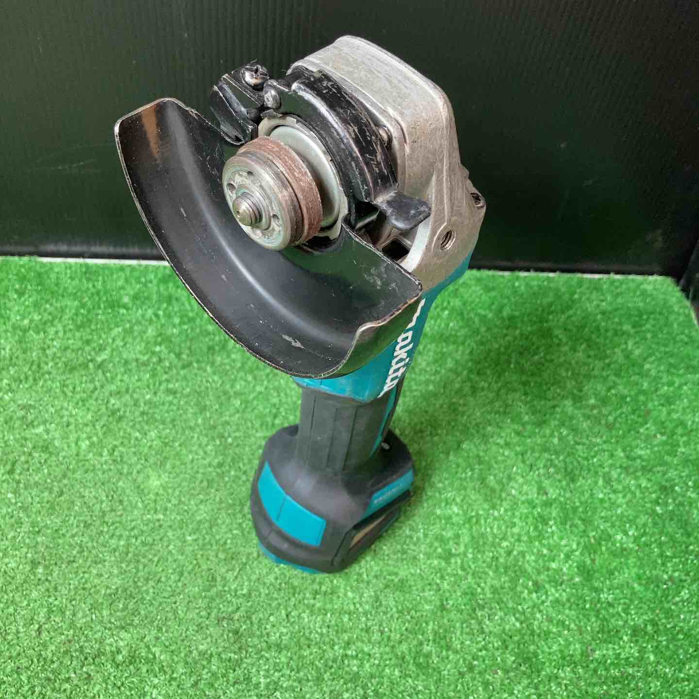 ☆マキタ(makita) 100mmコードレスディスクグラインダ GA404DZN