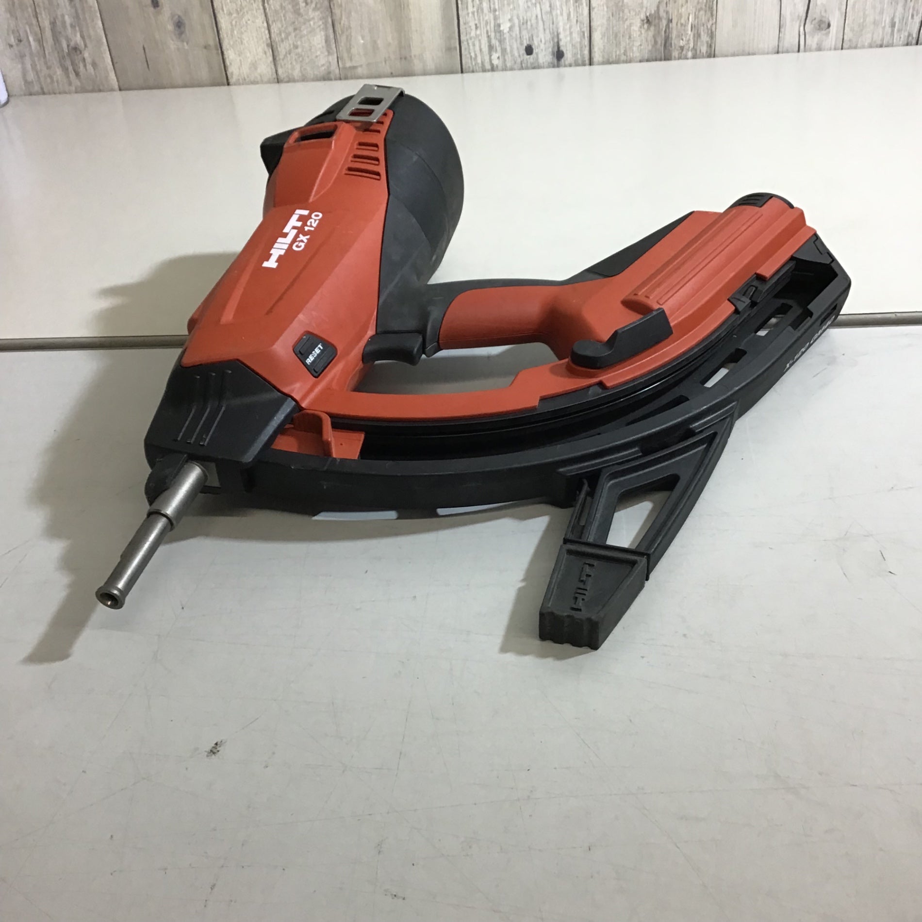 〇ヒルティ(HILTI) ガス式鋲打機 GX120【戸田店】 – アクト